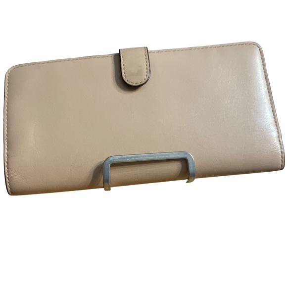 Signature Coach Zip Around Wallet - Picture 3 of 8